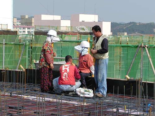 2002년 담배 한대 참 